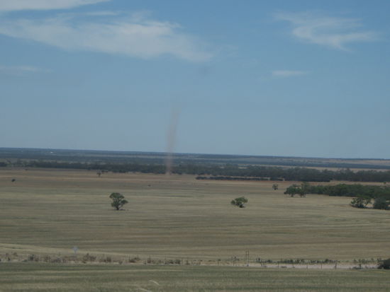 Eindruck von Unterwegs, kleiner Wirbelsturm ^^