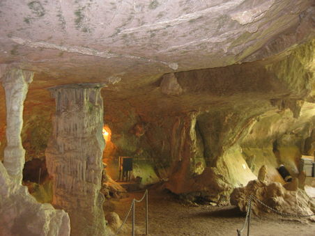 In den Caves
