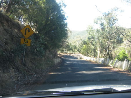 Fahrt runter zu den "Jenolan Caves"