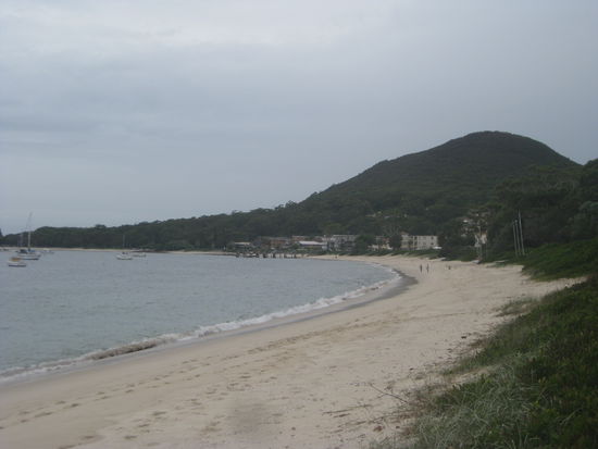 Man stelle sich dies (und die naechsten Bilder) bei blauem Himmel und Sonnenschein vor...
"Port Stephens"