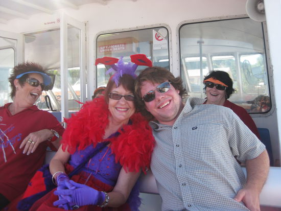 Ueberfahrt nach "Great Keppel Island"
-
da war ne riesen "Hen-Party" in Gange ^^