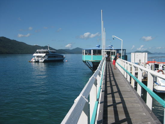 Unterwasserobservatorium und unser Schiff