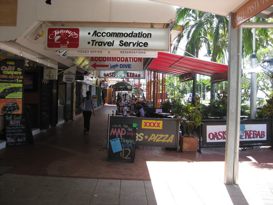 Einkaufsstrasse in "Cairns"