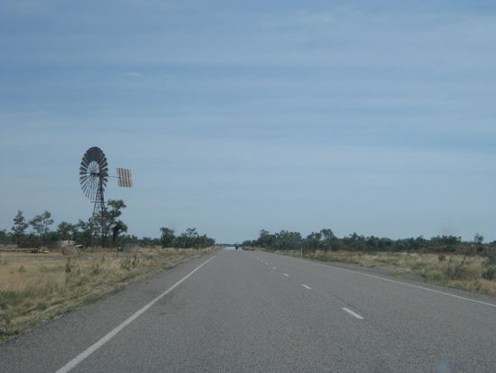 Wasserwindmuehle - typischer Anblick hier