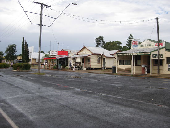 kleine Halbgeisterstadt beim Durchreisen
