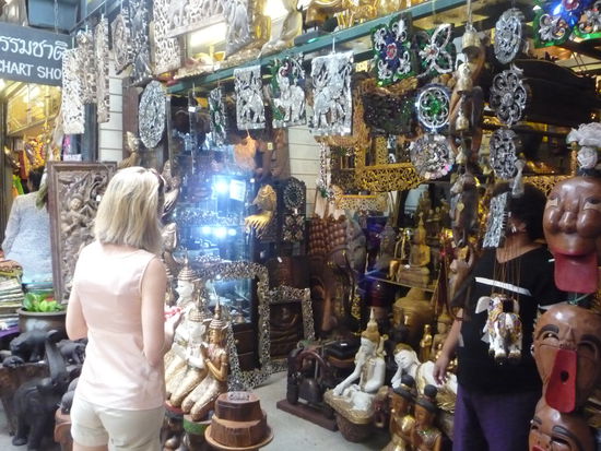 Gerne haetten wir jedem von euch ein Souvenir mitgebracht. Doch Backpacker haben keinen Platz u no money!