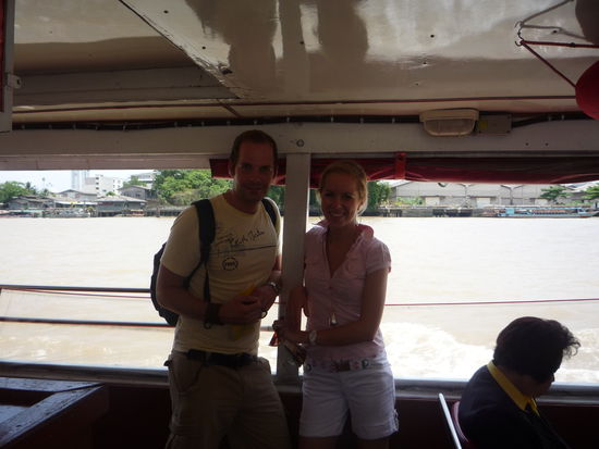 Fuer diesen Bootstrip haben wir  uns mal so richtig vera... lassen. Uns wurde n Tagesticket angedreht, das 10mal so teuer wie eine Einzelkarte war. Als wir das Ticket dann um 16h fuer unsere Rueckfahrt nutzen wollten, fuhren schon keine Boote mehr...