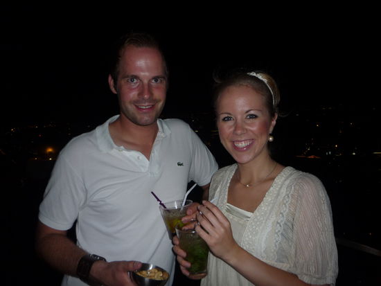 Einen Cocktail in Ehren konnten wir nicht verwehren und genossen den Ausblick.