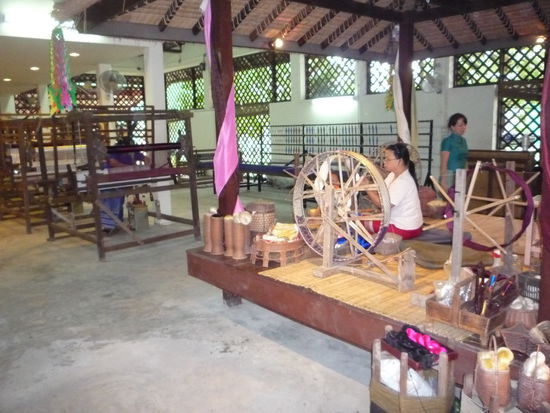 Die Masche war immer die gleiche: Beim Eingang winzige Manufakturen.