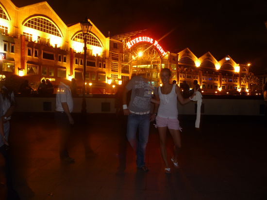 Das war die Bruecke! Wie dieses Foto zu Stande gekommen ist, koennen wir uns nicht erklaeren. Warum fehlt Hannes Kopf und Bein? Magic????...Ein Zeichen????...Ist die Digi blau?