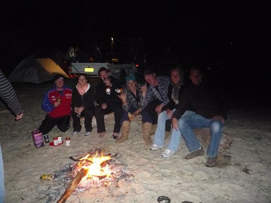 Danach trafen sich alle zum lustigen Miteinander am Lagerfeuer am Strand (ist eigentlich verboten- pscht!)