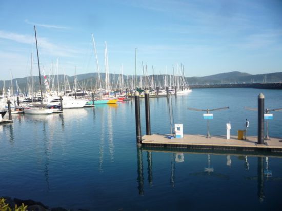 Morgens um 7h kamen wir am Hafen an.