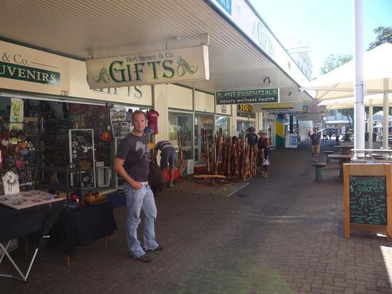 Danach schlenderten wir durch Townsvilles Innenstadt, die klein aber fein war. Vor allem die Aborigene- Kunst gefiel uns.