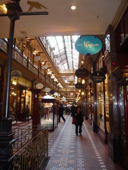 Auf dem Rueckweg durch die Innenstadt, kamen wir an dieser alten Shopping-Mall vorbei.