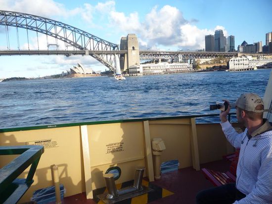 Von dort aus legte ein Boot Richtung Oper ab.