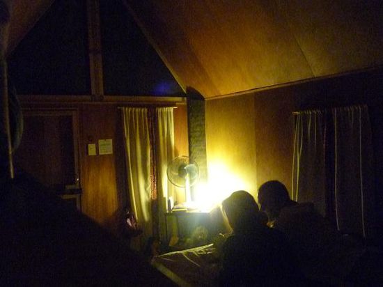 und spielten bis abends Karten in unserem Fale.