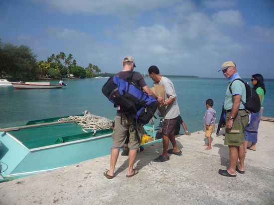 Erstmal die Faehre beladen...