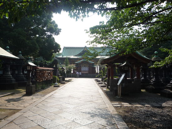 Der wohl ruhigste Teil des Ueno Parks war dieser schoene Schrein.