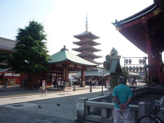 Abends erreichten wir die 5-stoeckige Pagone in Asakusa.