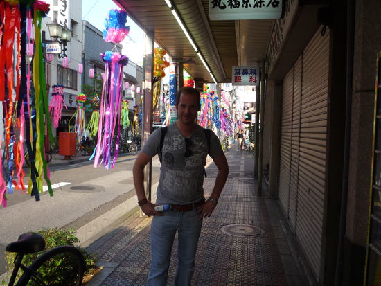 Abends waren wir in einer Strasse fuer Porzellan...man koennte auch den CSD dahinter vermuten...