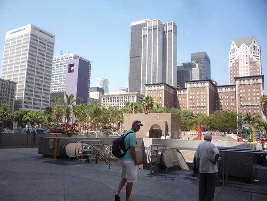 Den ersten Morgen nahmen wir die Metro nach Hollywood.