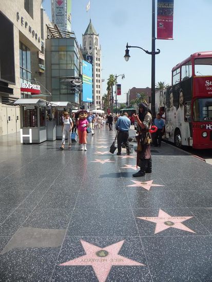Auf dem Walk of Fame begegneten wir Jack Sparrow und vielen anderen Filmstars.