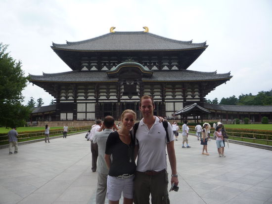 Am Tempel des Gr.Buddha angekommen lichtete sich das Feld der Touris. (Hat halt nicht jeder soviel Kohle fuer den Eintritt...)