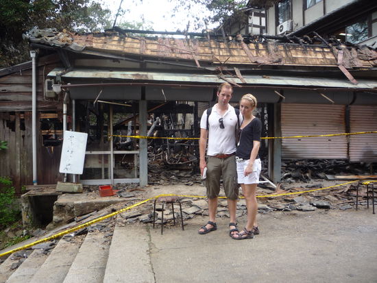 Als wir zurueck zum Hostel kamen...nein, "zum Glueck" wars nur ein Holzhaus in Nara