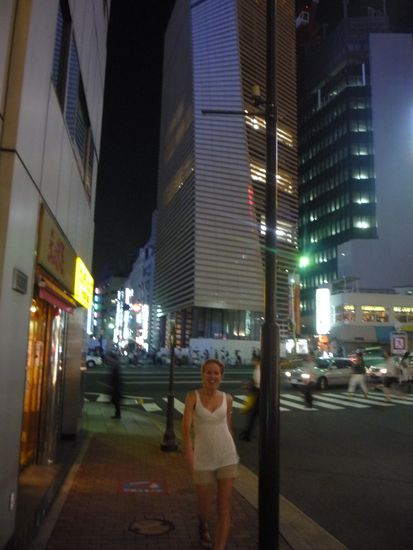 Als wir rauskamen war es 2h spaeter und somit dunkel. Auf diesen "Kulturschock" mussten wir uns erstmal einen geben...