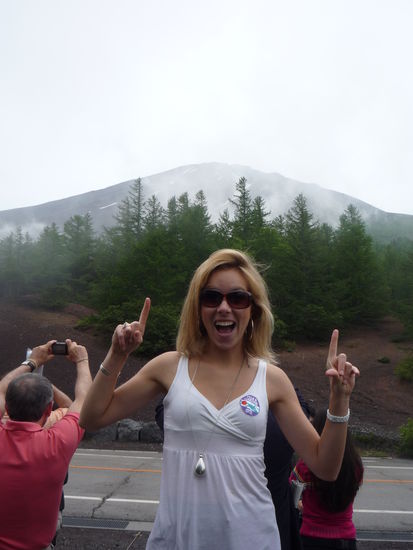 Yes, ich bin ein Tourist und der kleine Berg im Hintergrund ist eine mega Attraction!