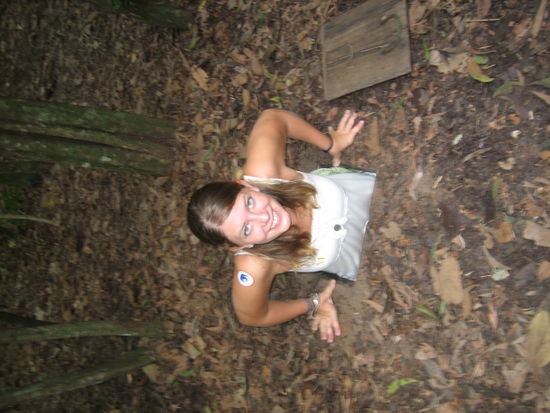 der Eingang zum Tunnel...gerade gross genug fuer mich... stellt euch vor, wie es unter der Erde ist