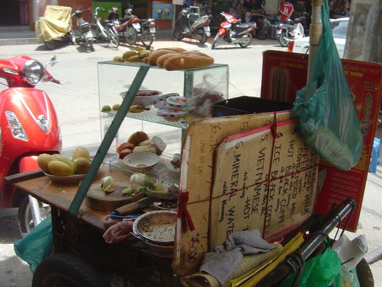 Essen auf der Strasse. Billig und gut.