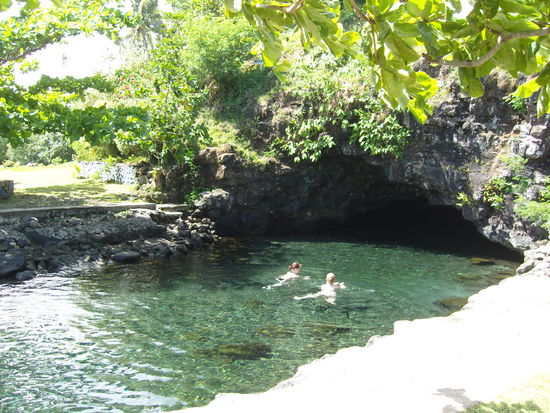 schwimmen in der Piula Cave