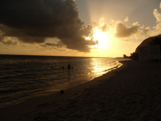 Sonnenuntergang an unserem Strand