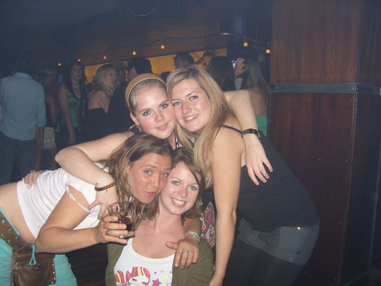 wir 2 mit Jill und Vanya (Netherlands vs Germany)