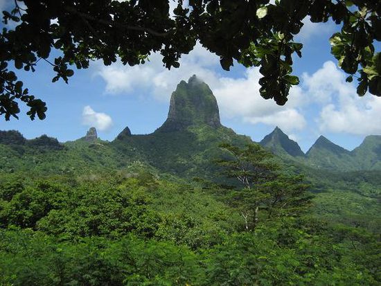 Blick ins Landesinnere von Mo'orea.