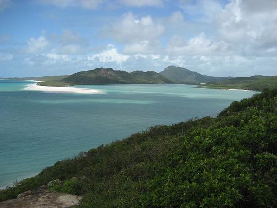 Blick auf den Whitehaven-Beach auf den White Sunday Islands.