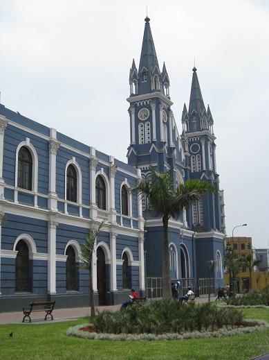 diesmal eine blaue Kirche
