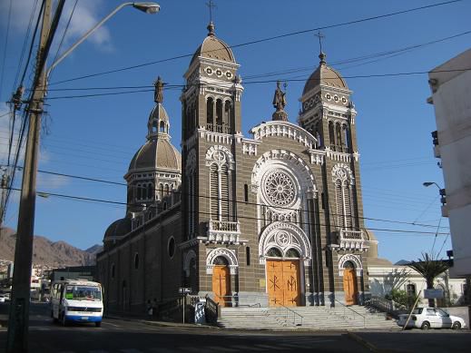 Diese schoene Kirche fanden wir auch in Antofagasta.