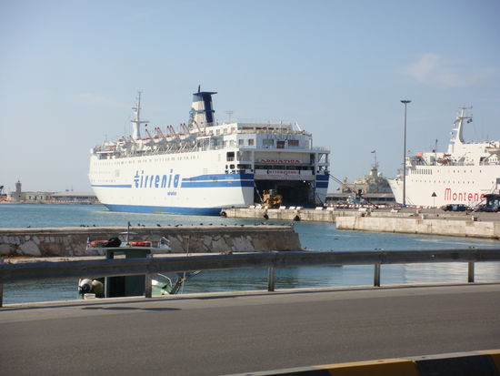 Unsere Fähr nach Albanien