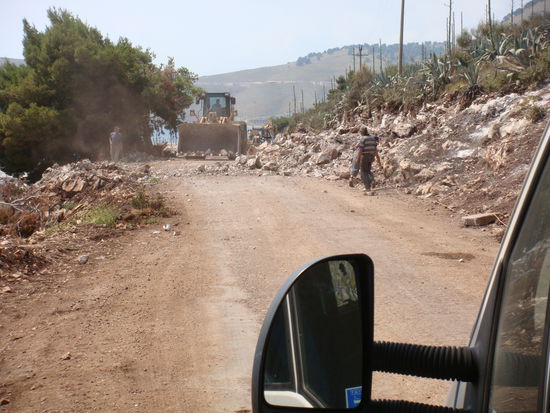 Nach dem Sprengen wird das Geröll einfach verteilt