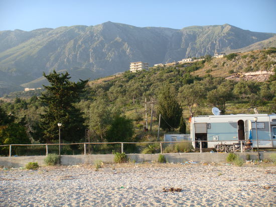 Übernachtungsplatz am Strand in Dhermi