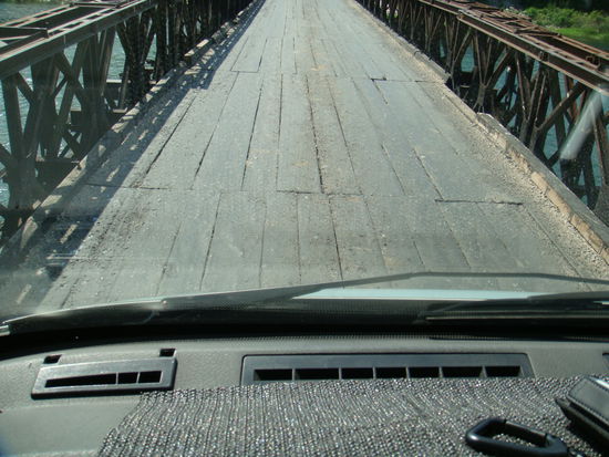 eine ganz normale Brücke