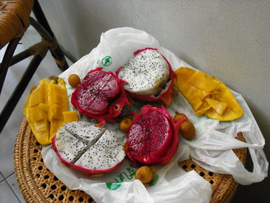 Mango, Drachenfrucht und Litschis in Bangkok