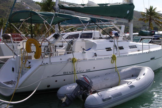unsere CHABLIS - Beneteau 323, Platz genug für 4 Personen