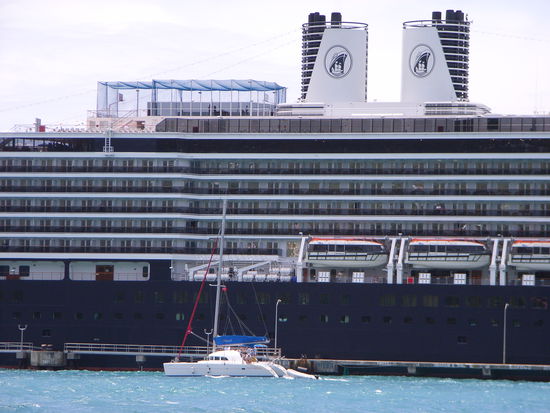 Kreuzfahrtschiff oder Katamaran - hier gibt's für jeden was!!!