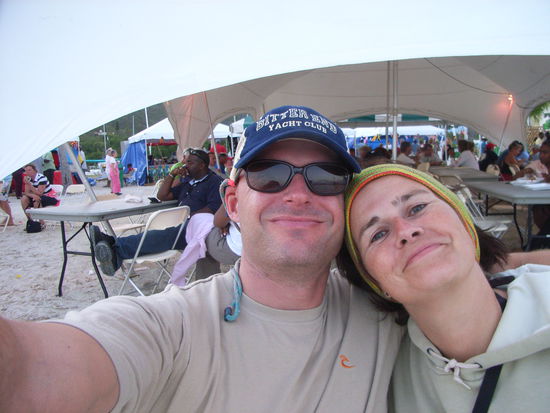 GLUECKLICHE REGATTABESUCHER