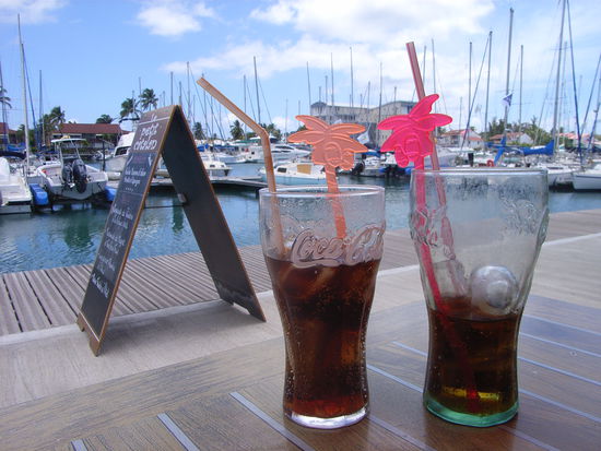 AUCH WIR TRINKEN MAL COLA!