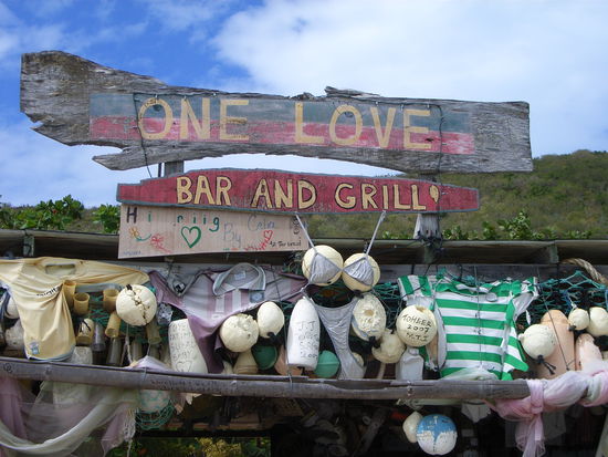 Coole Reggae Kneipe in White Bay, 
hört ihr die Bässe???