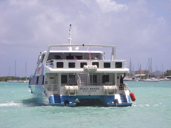 Auch Nicht-Segler kommen auf Tortola 
in den Genuss einer Bootsfahrt, 
es gibt genügend FAEHREN!!!